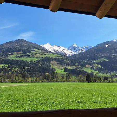 度假居 Laerchforst